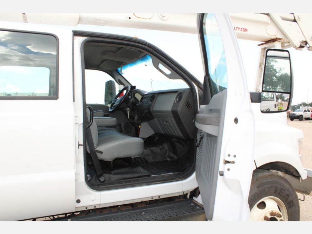 2019 Ford F-750 Crew Cab 4x2 Terex TC-65 Bucket Truck