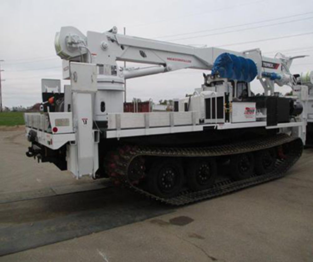 65.1 ft Track Digger Derrick