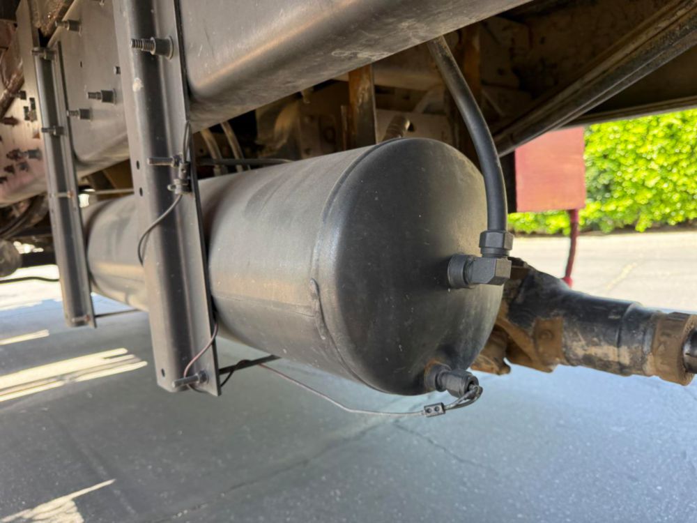 2010 Kenworth T-300 Lift-All LAN/HD-75-2F Bucket Truck