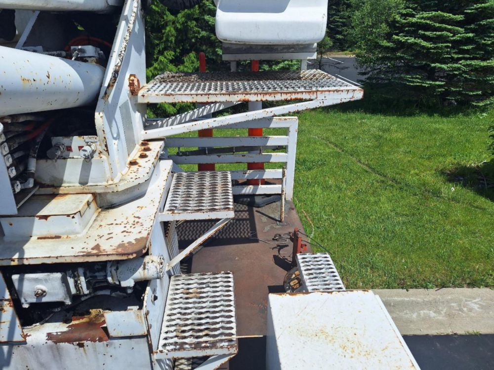 2008 Sterling Acterra Tandem Axle Simon-Telelect 55' Bucket Truck
