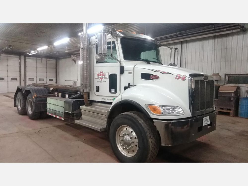 2021 Peterbilt 348 Tandem Galbreath U5-EX-174 Roll-Off Truck