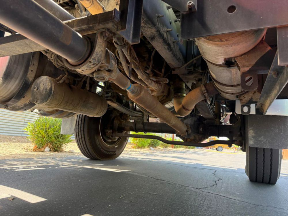 2010 Kenworth T-300 Lift-All LAN/HD-75-2F Bucket Truck