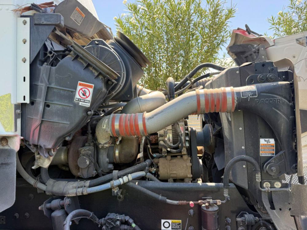 2010 Kenworth T-300 Lift-All LAN/HD-75-2F Bucket Truck