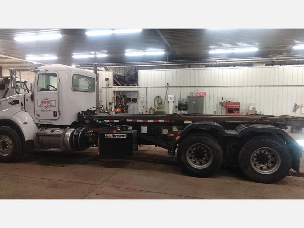 2021 Peterbilt 348 Tandem Galbreath U5-EX-174 Roll-Off Truck