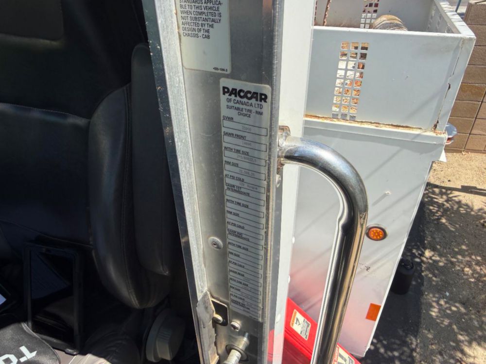 2010 Kenworth T-300 Lift-All LAN/HD-75-2F Bucket Truck