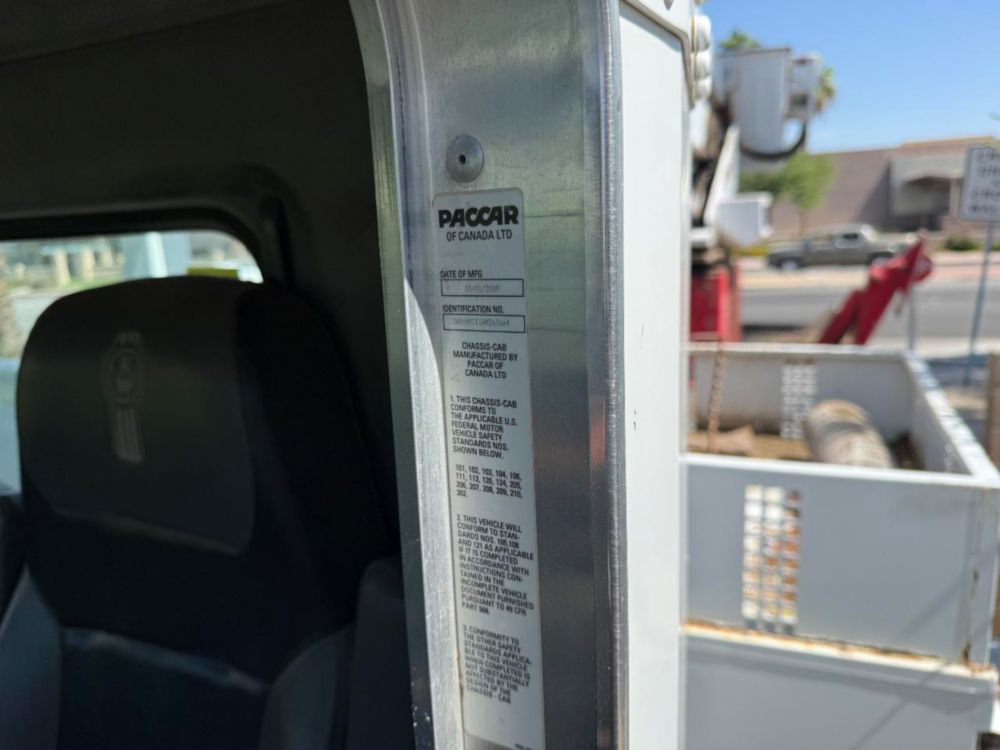 2010 Kenworth T-300 Lift-All LAN/HD-75-2F Bucket Truck