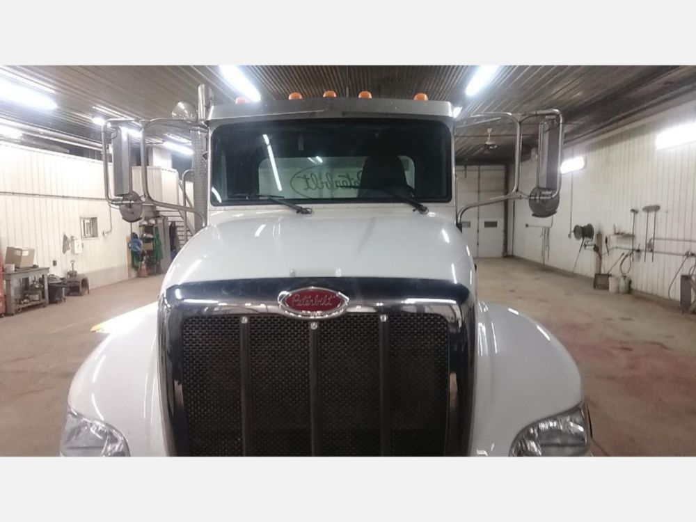 2021 Peterbilt 348 Tandem Galbreath U5-EX-174 Roll-Off Truck