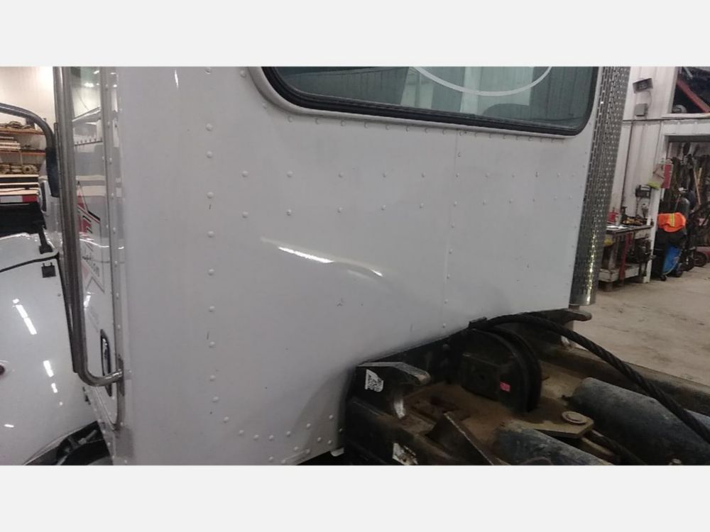2021 Peterbilt 348 Tandem Galbreath U5-EX-174 Roll-Off Truck