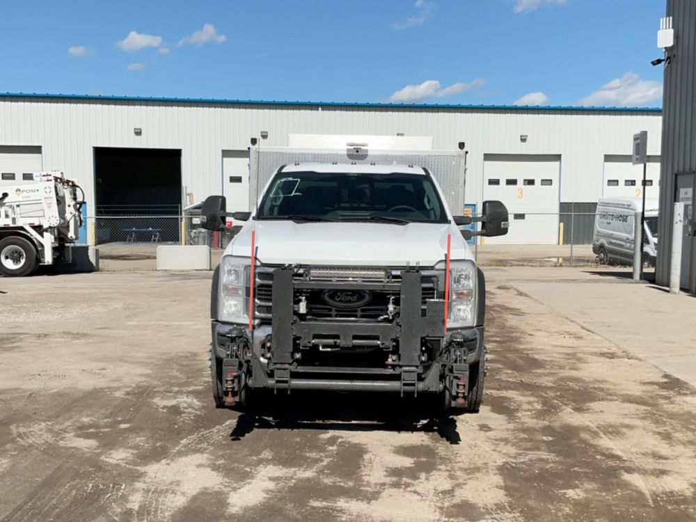 2025 Ford F550 4x4 Hi-Rail Flatbed Truck