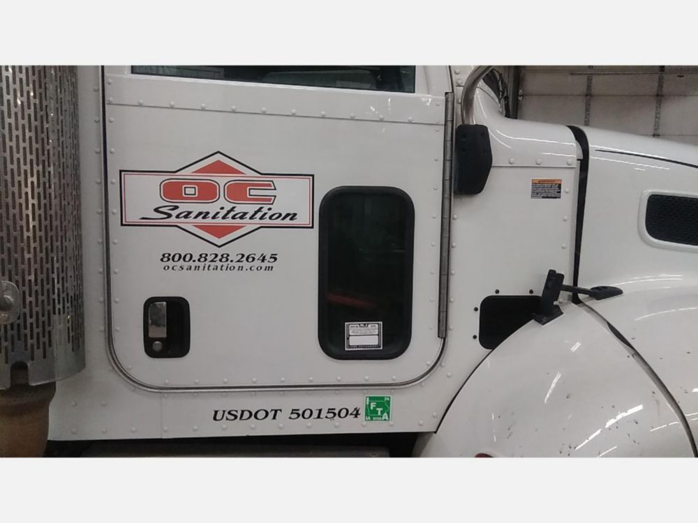2021 Peterbilt 348 Tandem Galbreath U5-EX-174 Roll-Off Truck