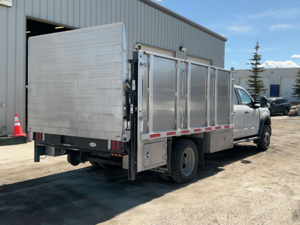 2025 Ford F550 4x4 Hi-Rail Flatbed Truck