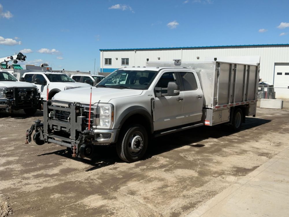2025 Ford F550 4x4 Hi-Rail Flatbed Truck