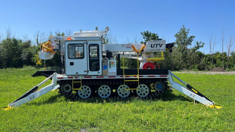 40.6 ft Track Digger Derrick