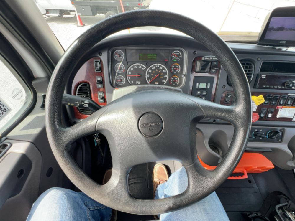 2018 Freightliner M2106 6x4 National 600H Hi-Rail Boom Truck