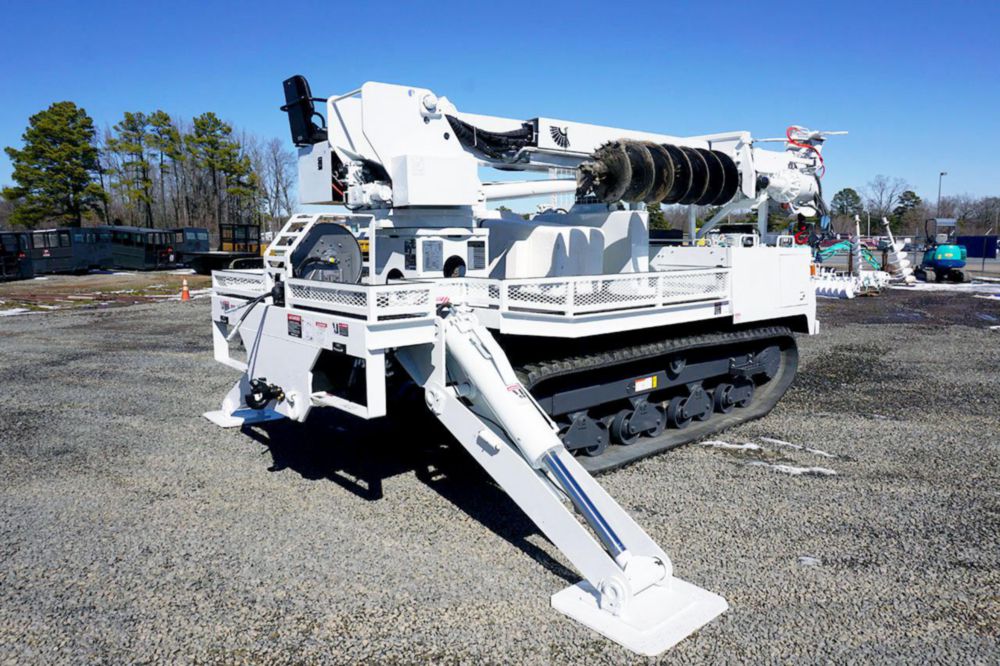 42.5 ft Track Digger Derrick