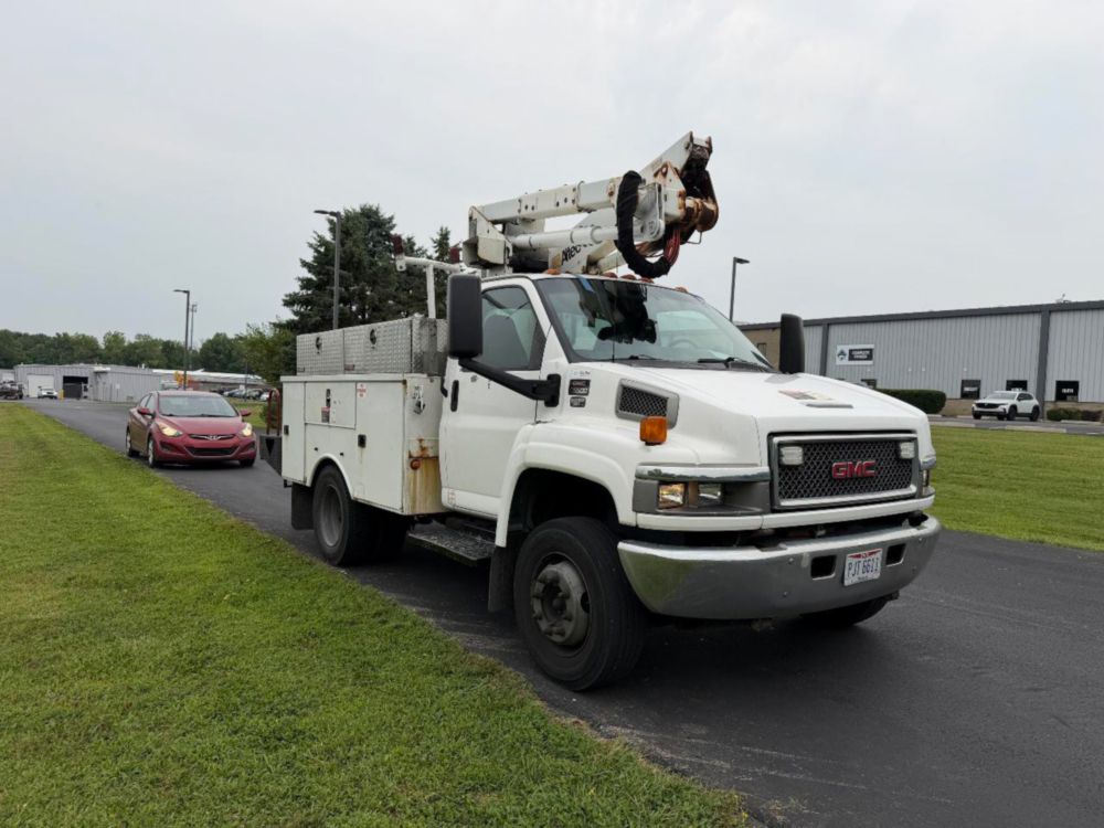 2007 GMC 5500 Altec 37-G Altec Bucket Truck