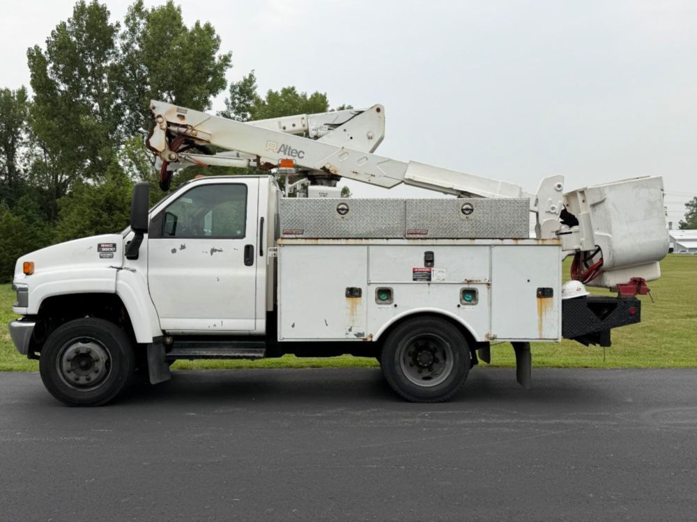 2007 GMC 5500 Altec 37-G Altec Bucket Truck