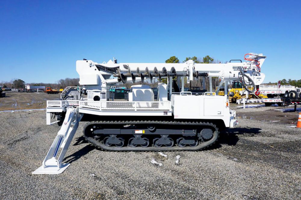 42.5 ft Track Digger Derrick