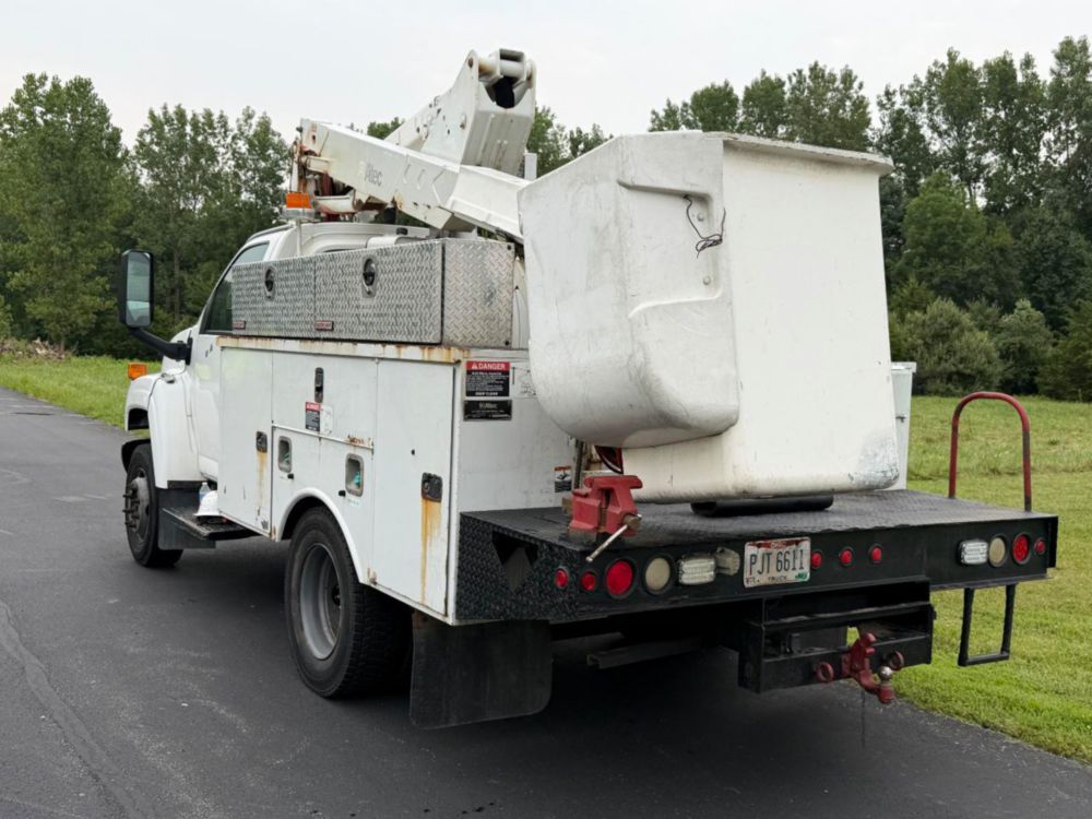2007 GMC 5500 Altec 37-G Altec Bucket Truck