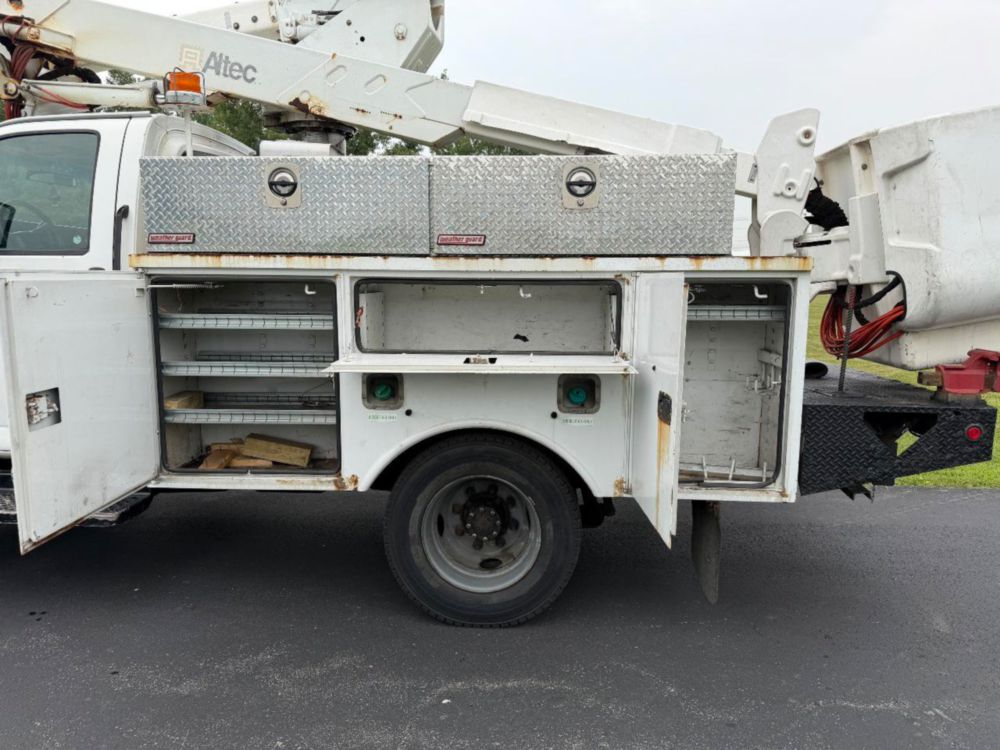 2007 GMC 5500 Altec 37-G Altec Bucket Truck