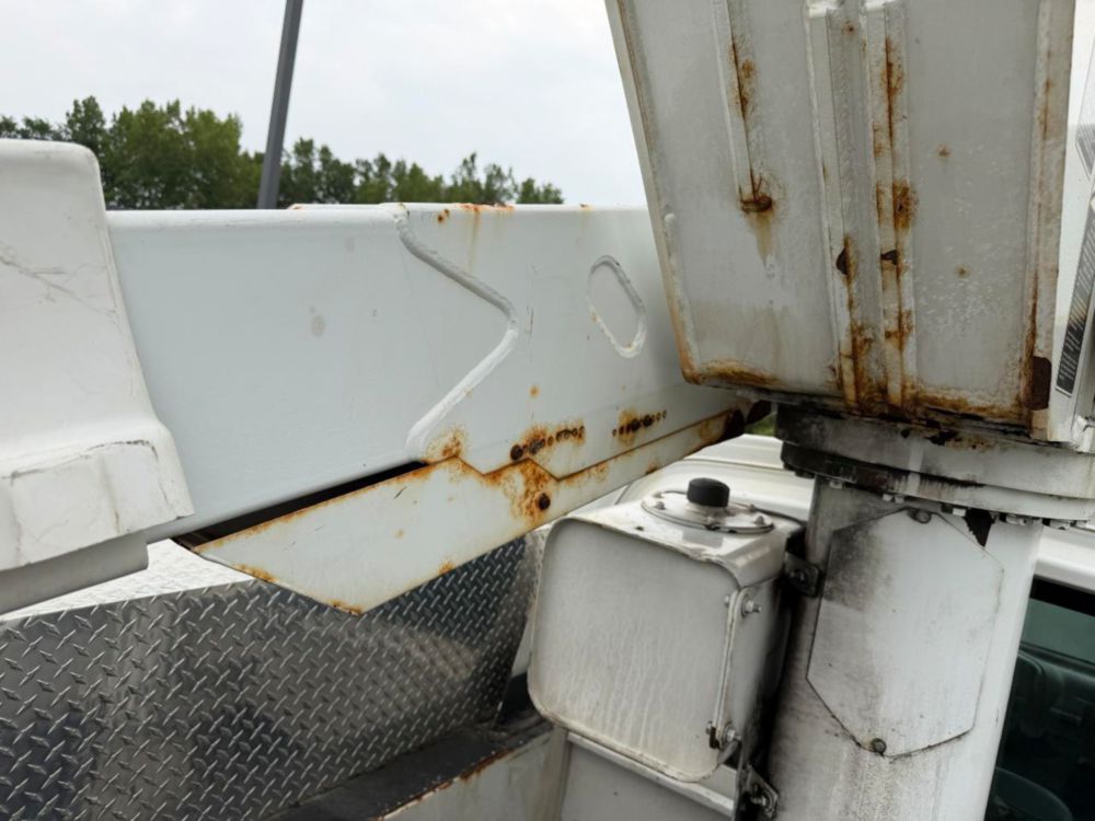 2007 GMC 5500 Altec 37-G Altec Bucket Truck