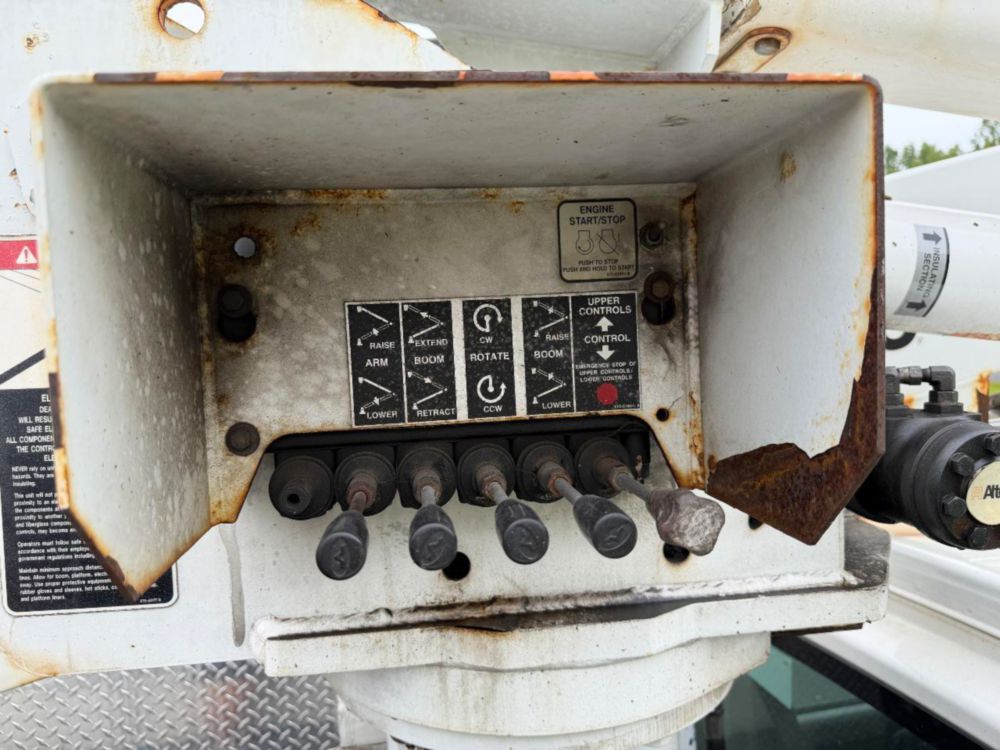 2007 GMC 5500 Altec 37-G Altec Bucket Truck