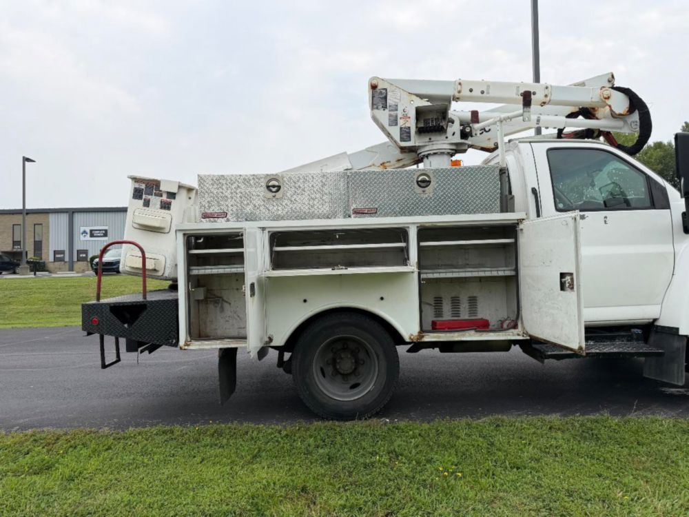 2007 GMC 5500 Altec 37-G Altec Bucket Truck