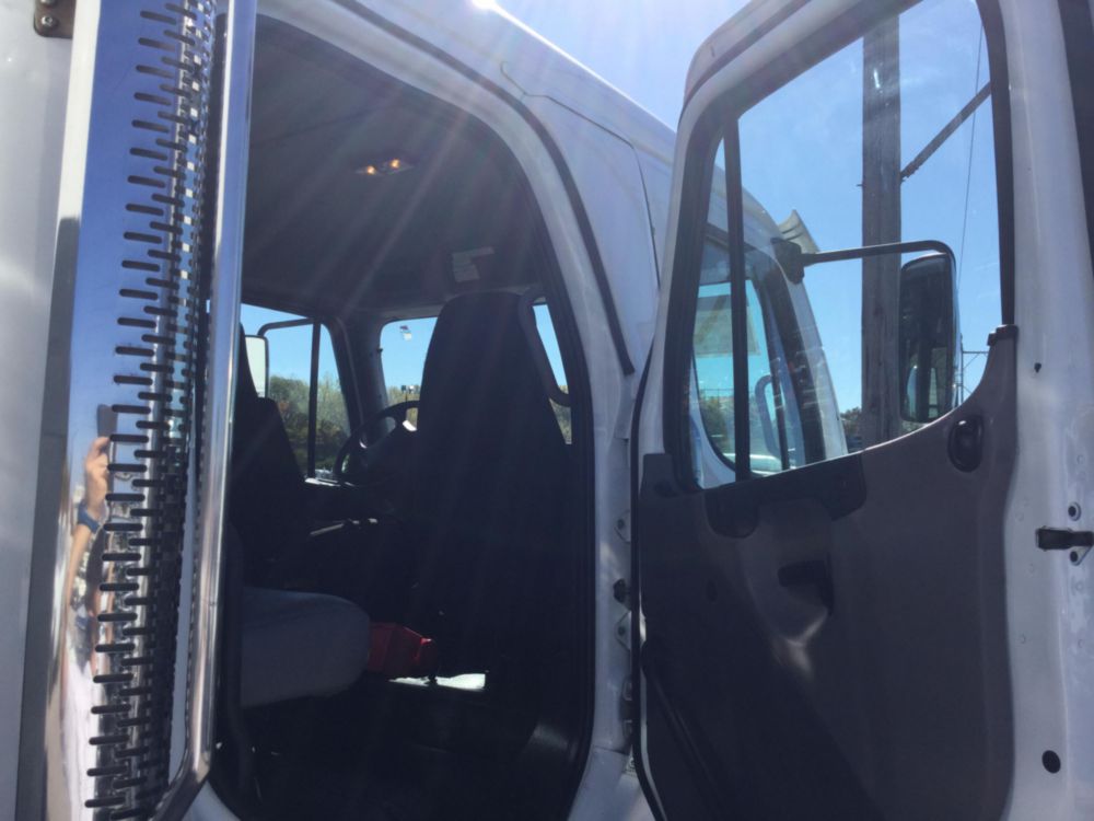 2013 Freightliner M2106 4x4 Hi-Rail Service Truck