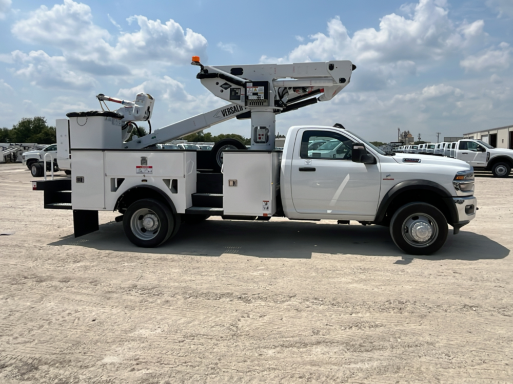 2026 RAM 5500 4x4 Versalift VST-40-MHI Bucket Truck
