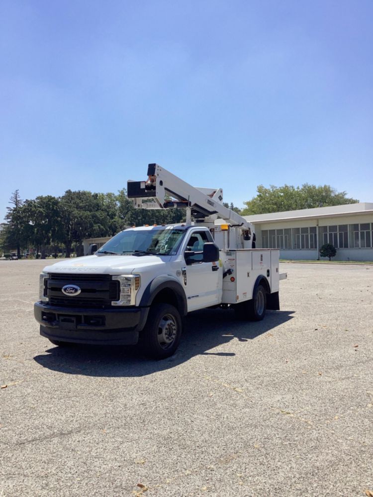 2019 Ford F550 4x4 Versalift SST-40-EIH Bucket Truck