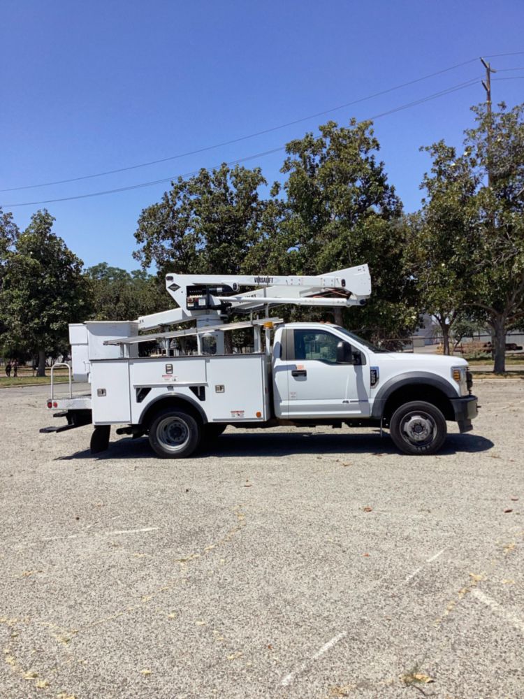 2019 Ford F550 4x4 Versalift SST-40-EIH Bucket Truck