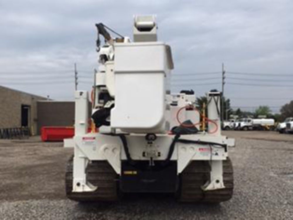99.75 ft Insulated Material Handling Track Bucket