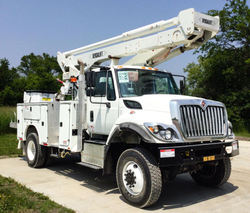 2015 IHC 7300 Versalift VST-6000 Bucket Truck