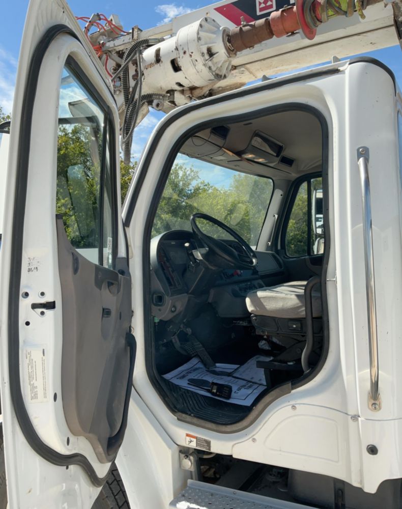 2019 Freightliner M2106 4x2 Terex C4047 Digger Derrick