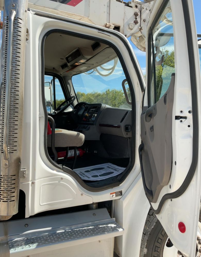 2019 Freightliner M2106 4x2 Terex C4047 Digger Derrick