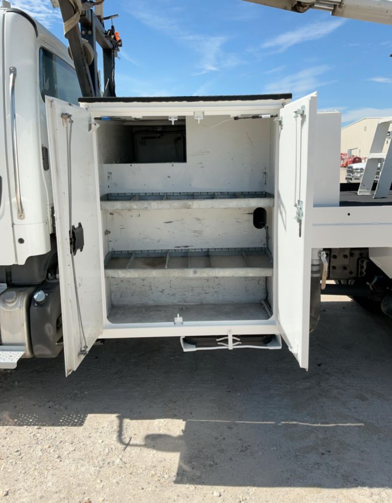 2019 Freightliner M2106 4x2 Terex C4047 Digger Derrick