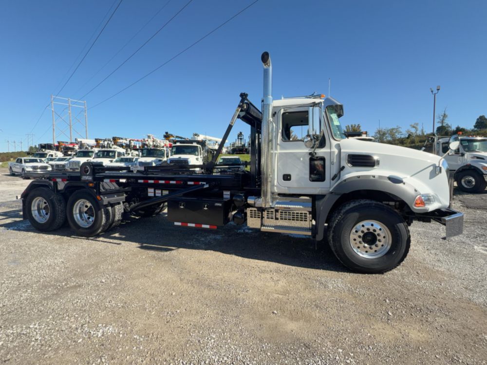 2026 Mack GR64BR 6x4 Galbreath U5-OR-174 Roll-Off Truck