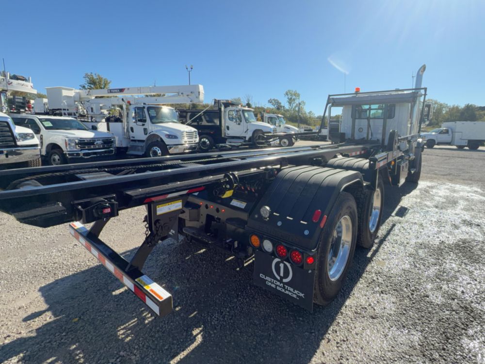 2026 Mack GR64BR 6x4 Galbreath U5-OR-174 Roll-Off Truck
