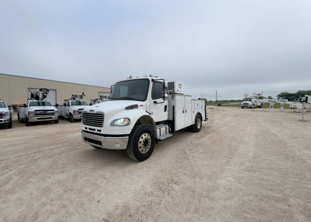 2018 Freightliner M2106 4x2 Load King Voyager II Service Truck With Crane