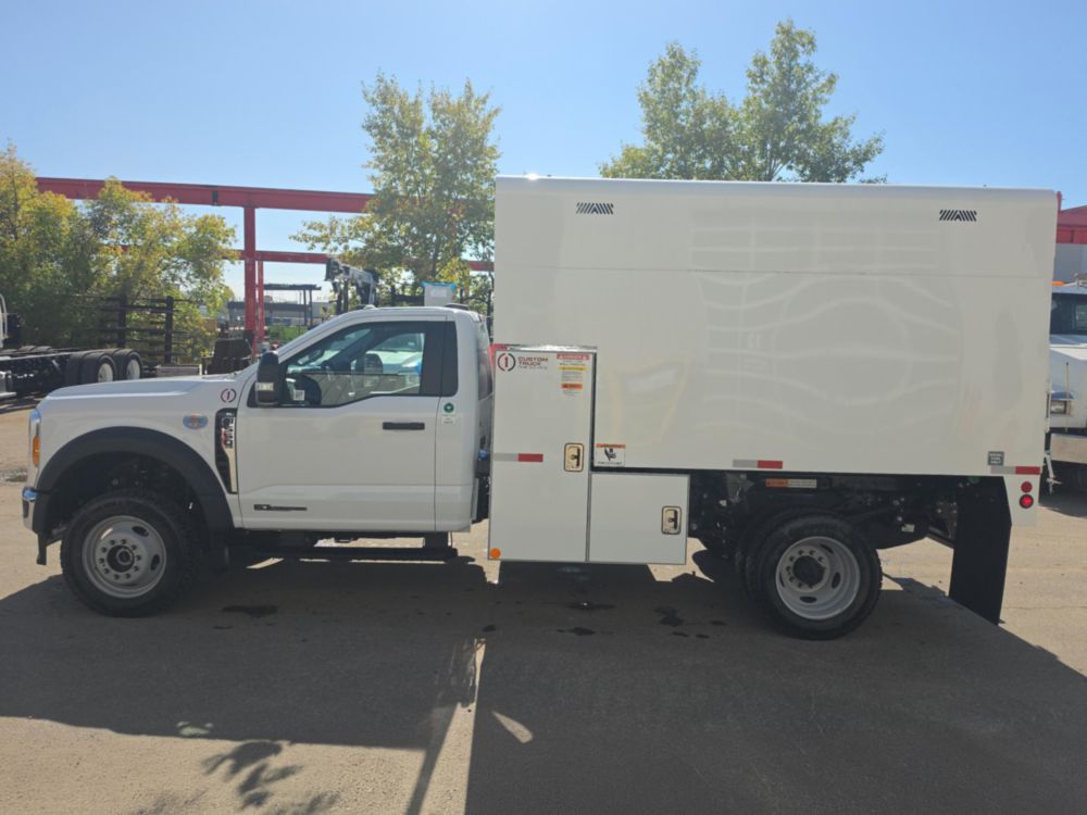 2026 Ford F550 4x4 Chipper Truck