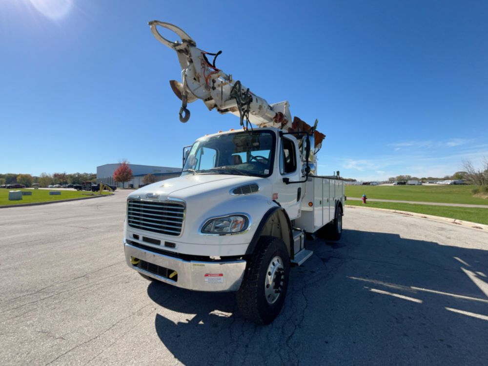 2019 Freightliner M2106 4x4 Terex C4047 Digger Derrick