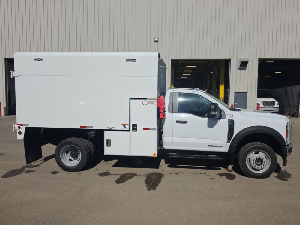 2026 Ford F550 4x4 Chipper Truck