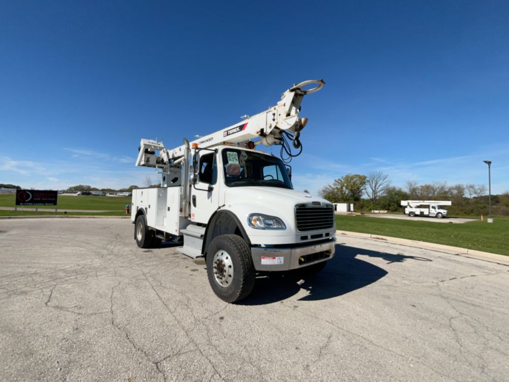 2019 Freightliner M2106 4x4 Terex C4047 Digger Derrick