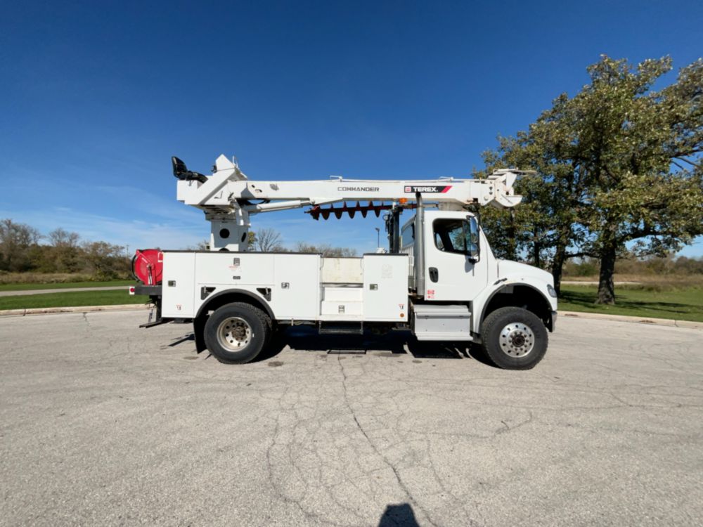 2019 Freightliner M2106 4x4 Terex C4047 Digger Derrick