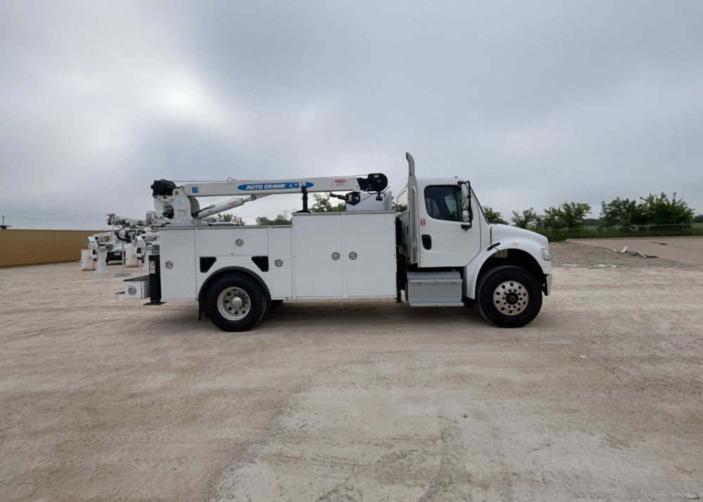 2018 Freightliner M2106 4x2 Load King Voyager II Service Truck With Crane