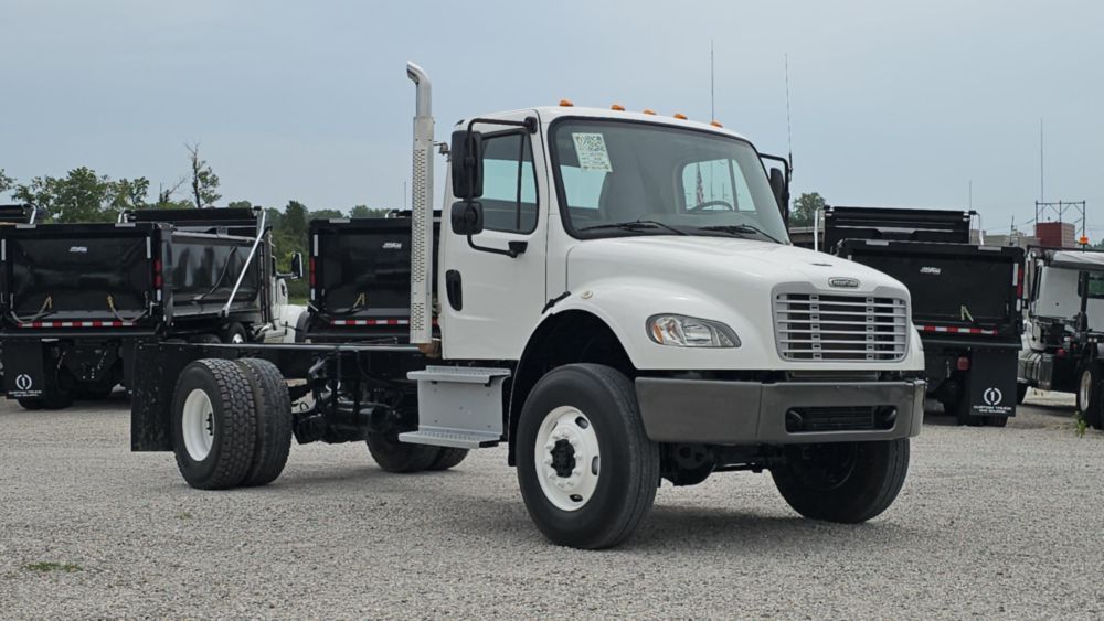 2020 Freightliner M2106 4x4 C&C