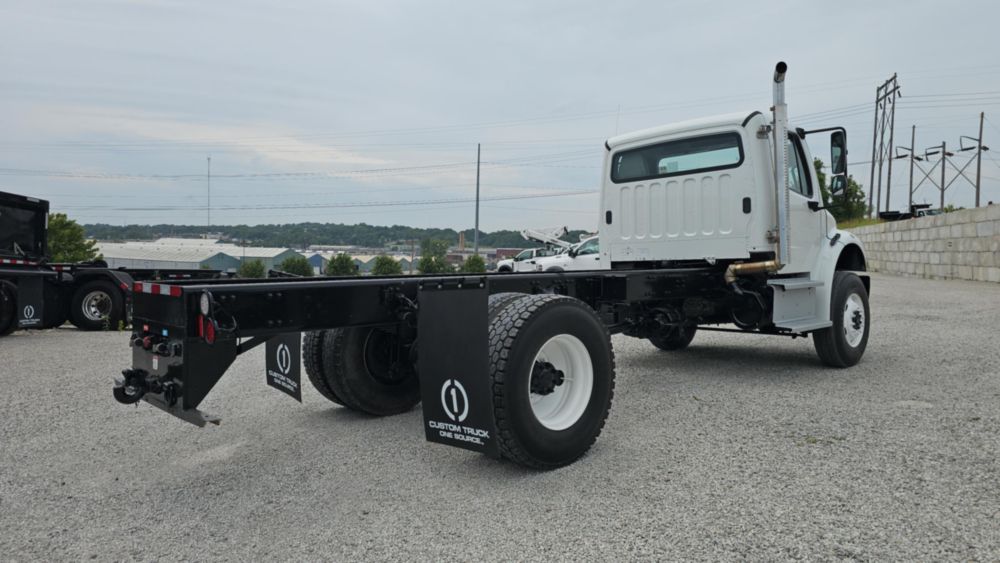 2020 Freightliner M2106 4x4 C&C