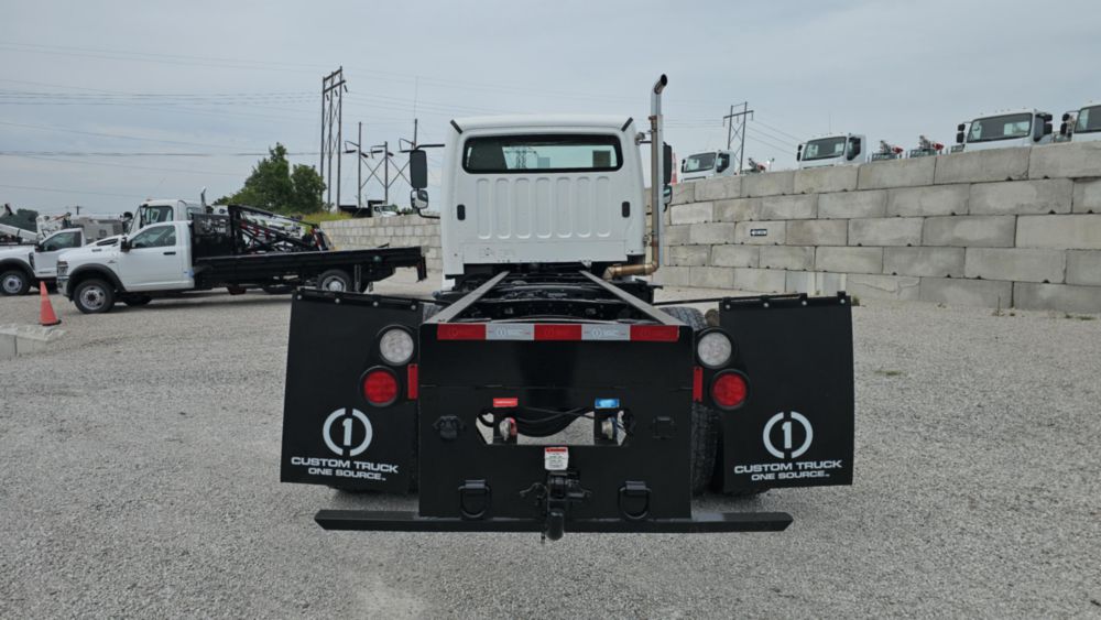 2020 Freightliner M2106 4x4 C&C