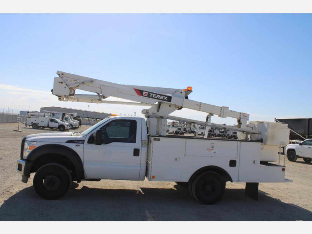2016 Ford F-550 4x2 Terex LT-40 Bucket Truck