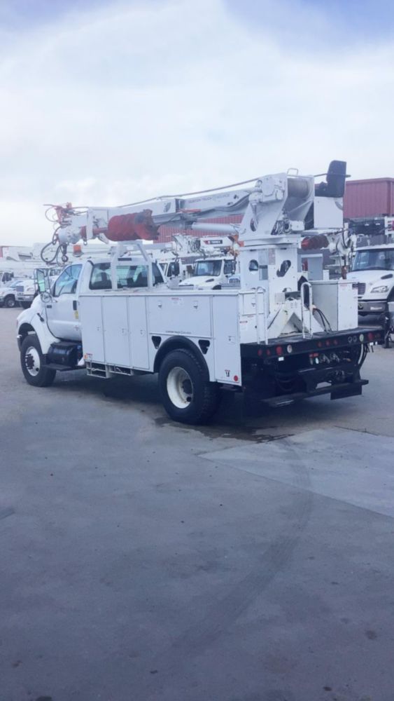 2011 Ford F-750 4x4 Terex C4047 Digger Derrick